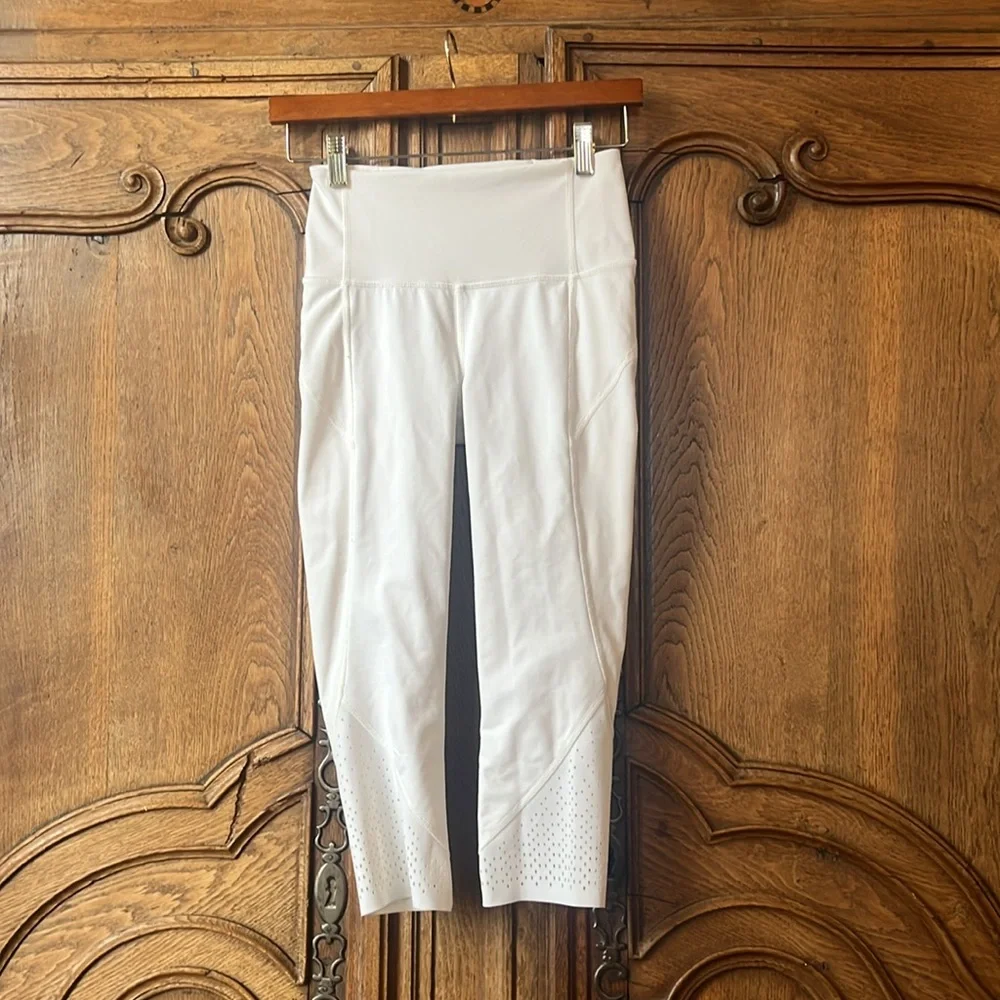 Lululemon Athletica Anew White Perforated Laser Cut Crop Legging Pants